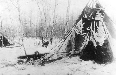 Beaver_tipi_in_winter_near_Peace_River_Alberta_-_NA-1315-23
